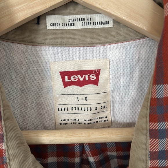 Levi’s plaid shirt - Picture 2 of 4